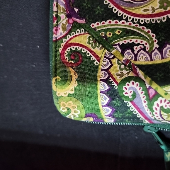 Vera Bradley Large Zip Travel Organizer Wallet - Picture 7 of 7